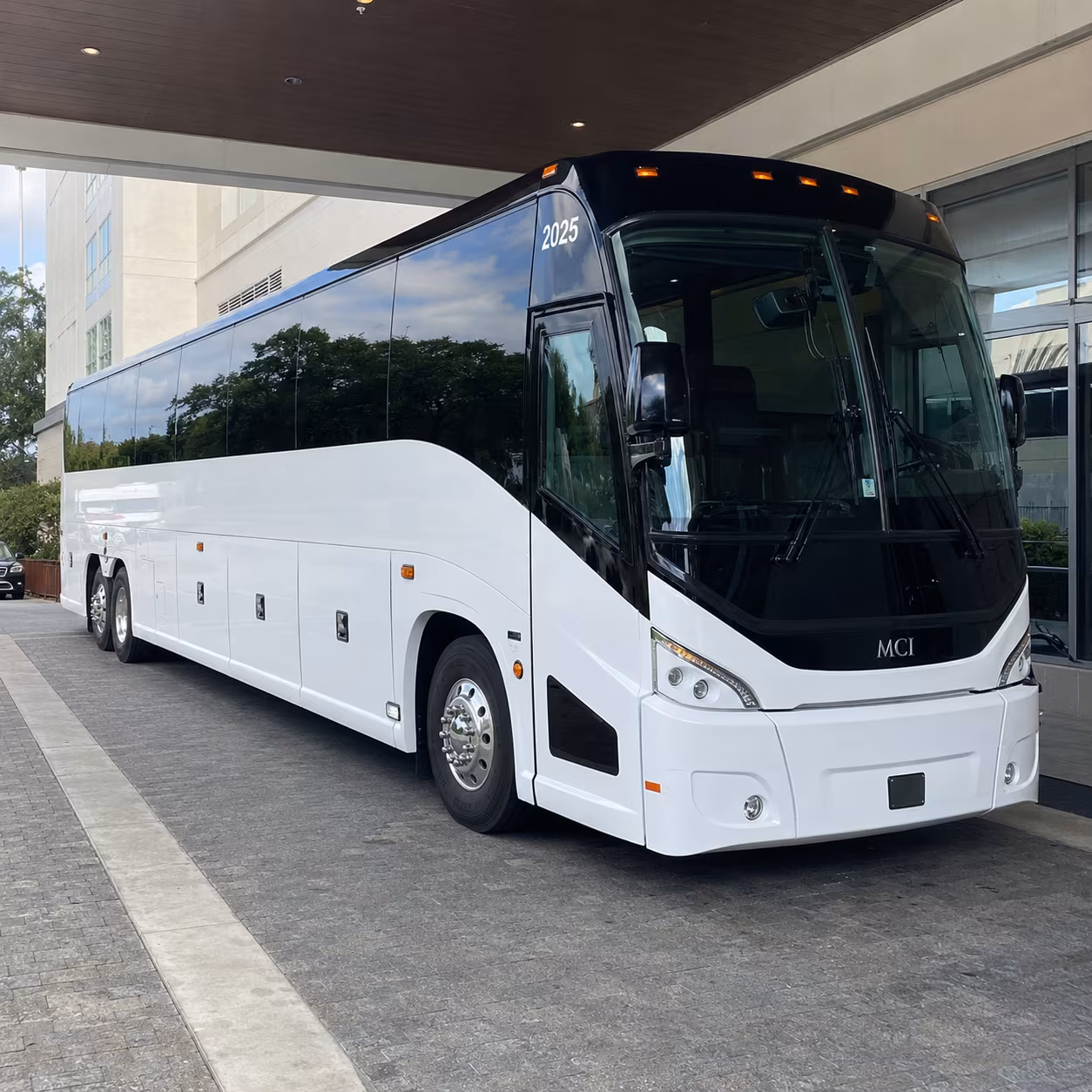 melbourne 54 passenger charter bus